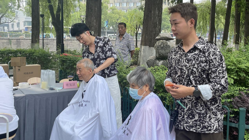 浙農實業寧波寧望府開展&ldquo;浙風十禮入社區&rdquo;文明公益活動